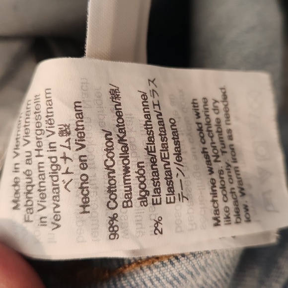 Madewell Distress Jeans - Picture 6 of 9